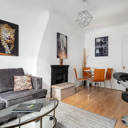 Gorgeous One Bed Aircon Apt In The Heart Of Central Лондон Экстерьер фото