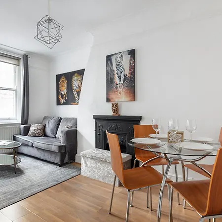 Gorgeous One Bed Aircon Apt In The Heart Of Central Лондон Экстерьер фото
