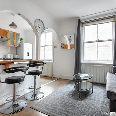 Gorgeous One Bed Aircon Apt In The Heart Of Central Лондон Экстерьер фото