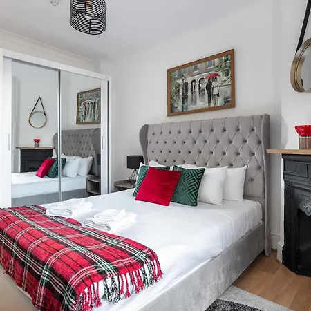 Gorgeous One Bed Aircon Apt In The Heart Of Central Лондон Экстерьер фото
