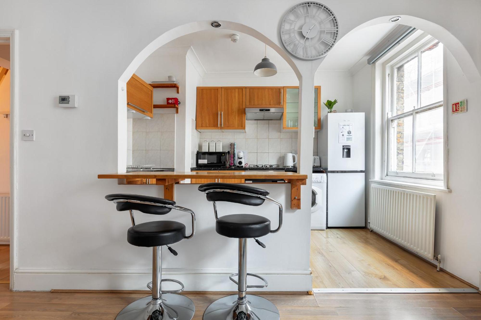 Gorgeous One Bed Aircon In The Heart Of Апартаменты *