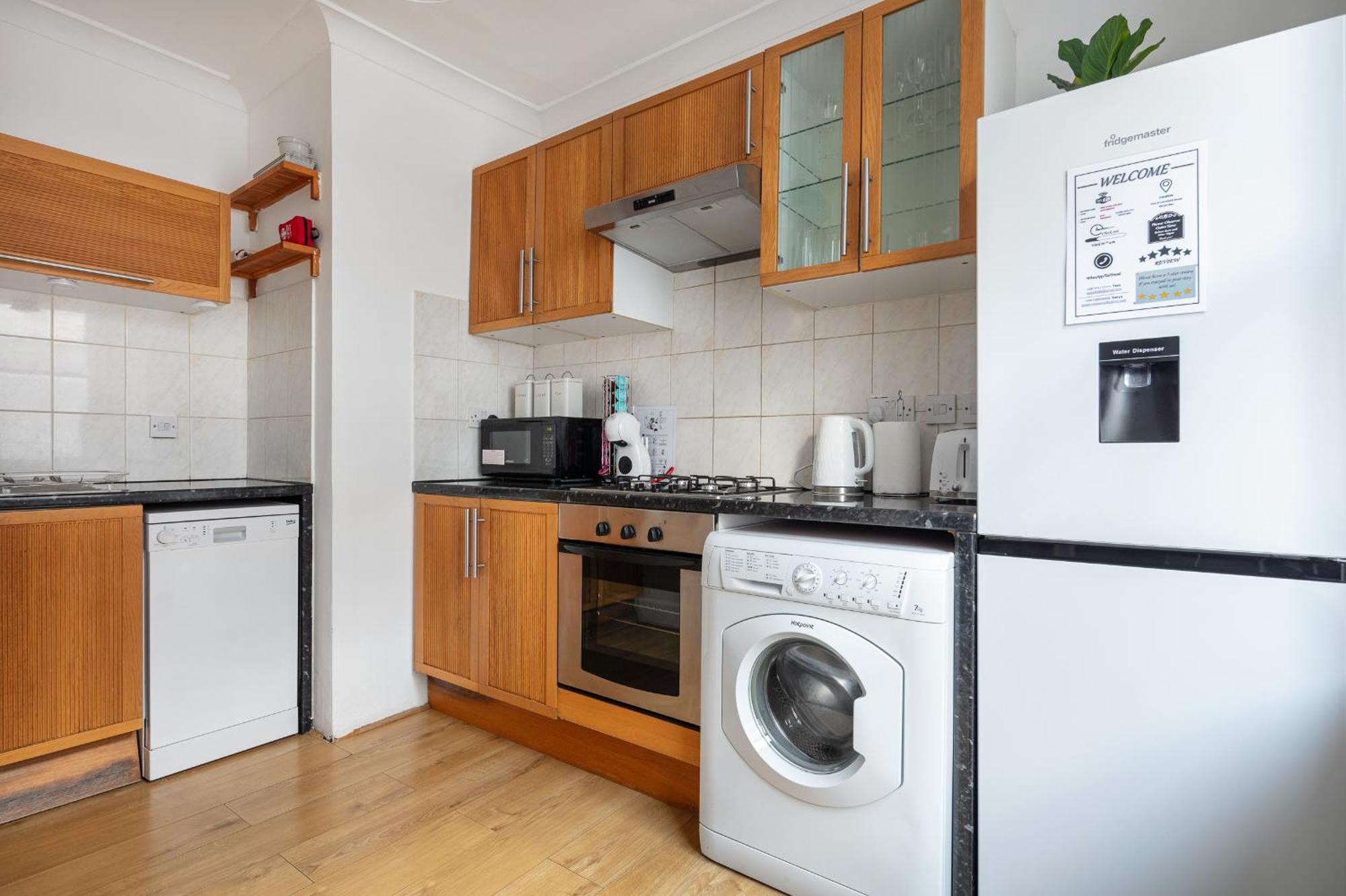 Gorgeous One Bed Aircon In The Heart Of * Лондон